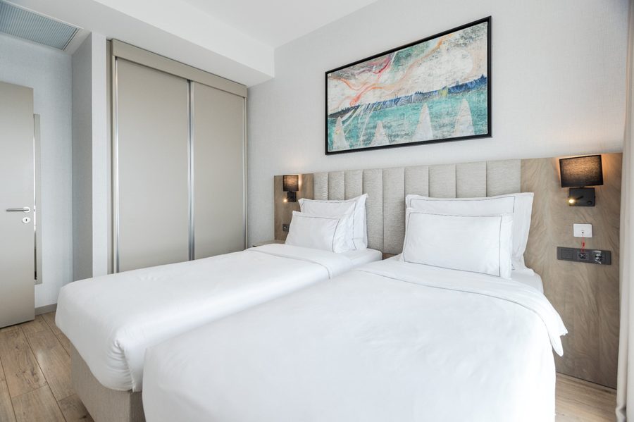 Antwell Hotel bedroom